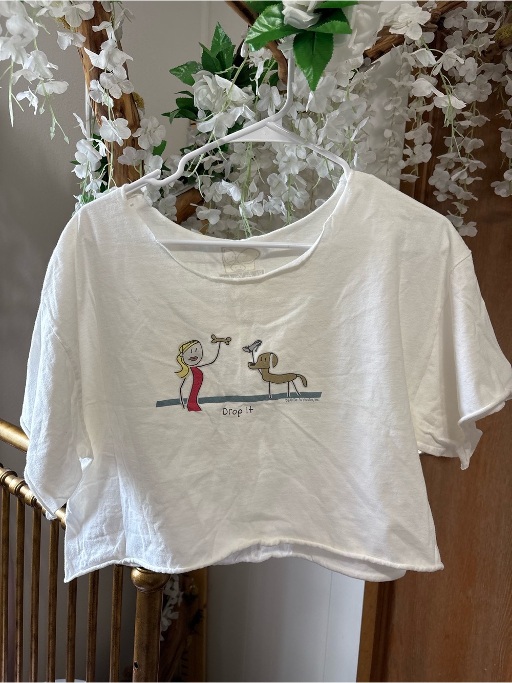 Vintage White Cropped Tee Graphic Shirt “ Drop it” 🐶 🦴 👠